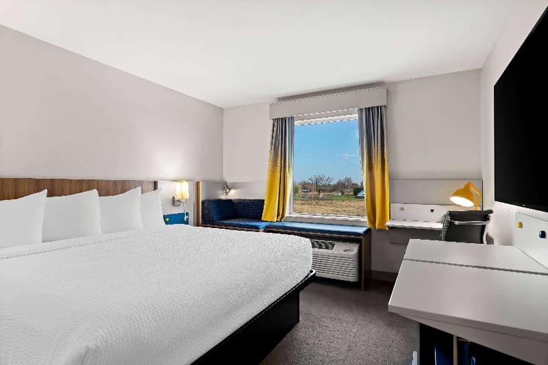 Holiday Inn Express Suites George Quincy South IHG image