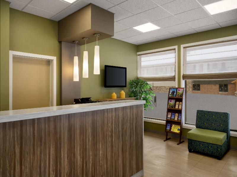 Super 8 By Wyndham Hearst On