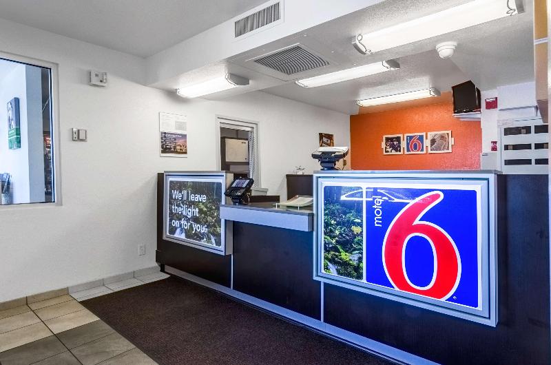 Motel 6 Centralia, WA