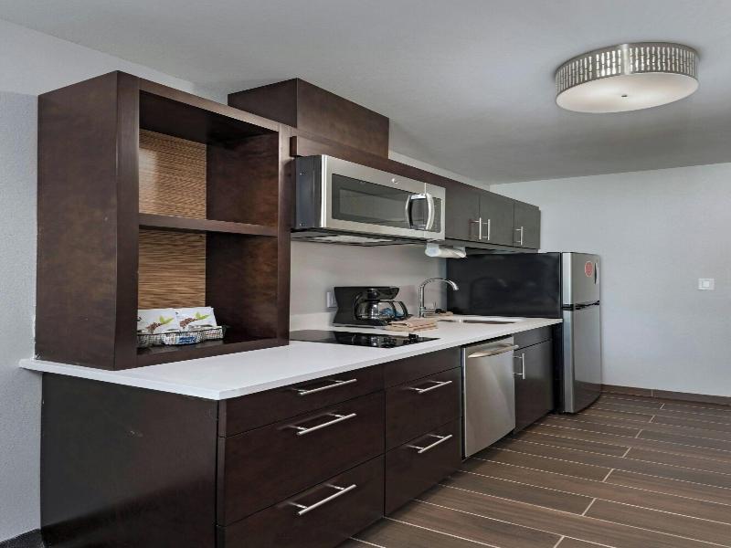 Towneplace Suites Baton Rouge Port Allen image