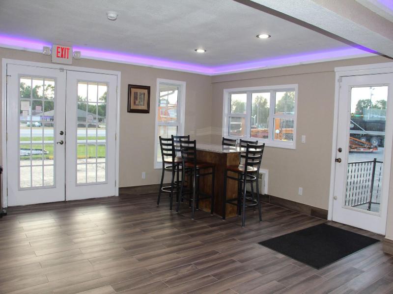 Westbridge Inn and Suites