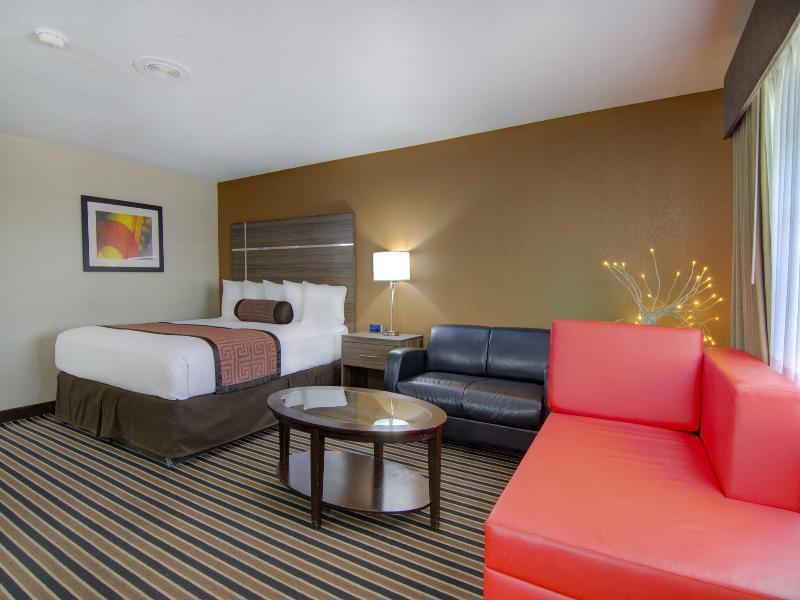 Westbridge Inn and Suites