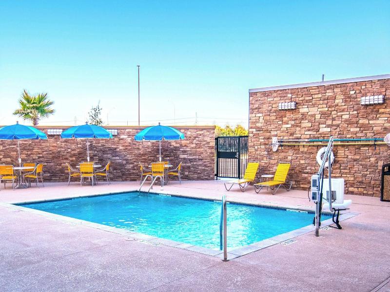 Fairfield Inn & Suites San Antonio Brooks City Bas image