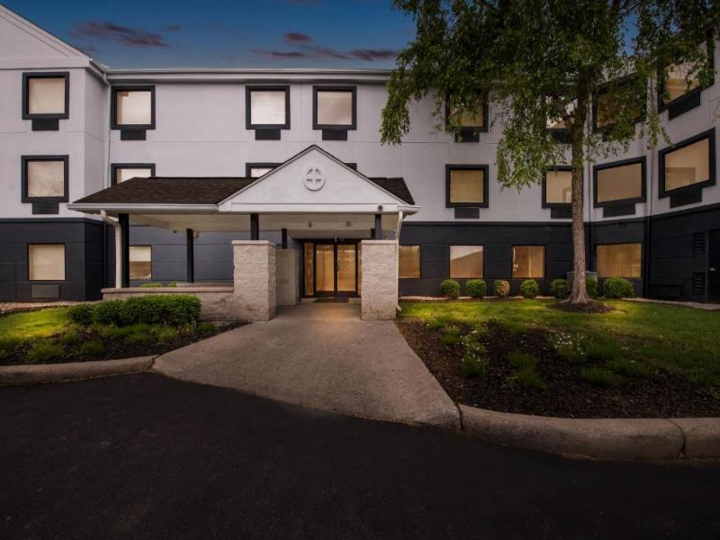 MainStay Suites Columbus North - Worthington