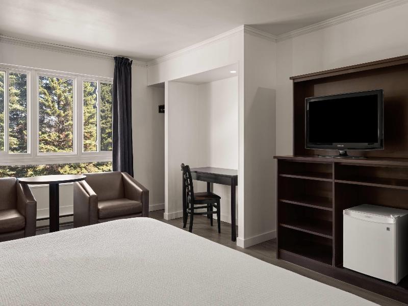 Ramada by Wyndham Laval image