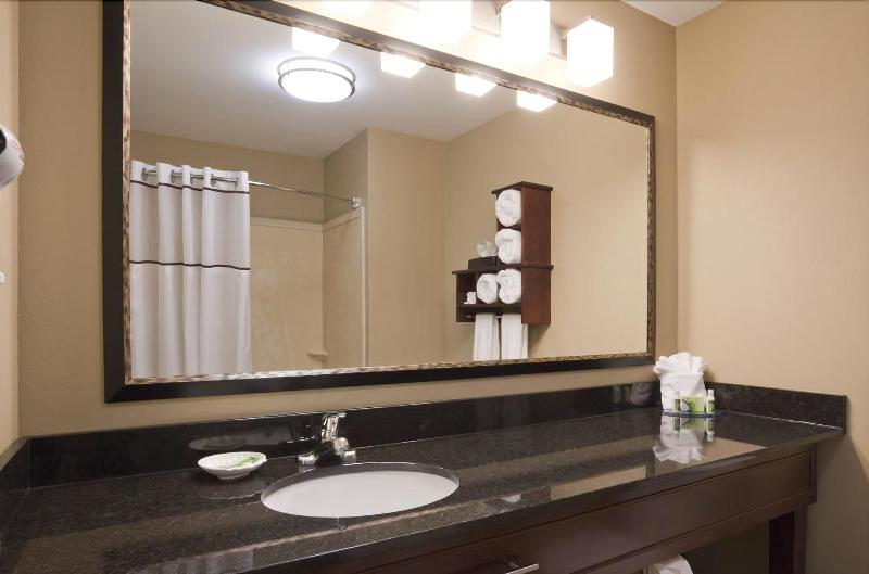 Grandstay Hotel Suites Thief River Falls image