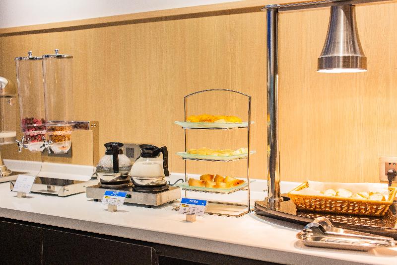 Holiday Inn Express Jiangmen Jianghai image