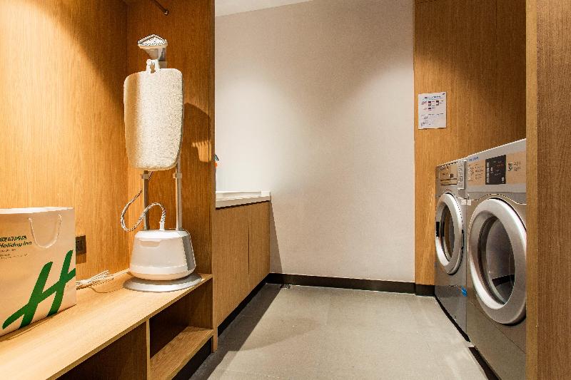 Holiday Inn Express Jiangmen Jianghai image