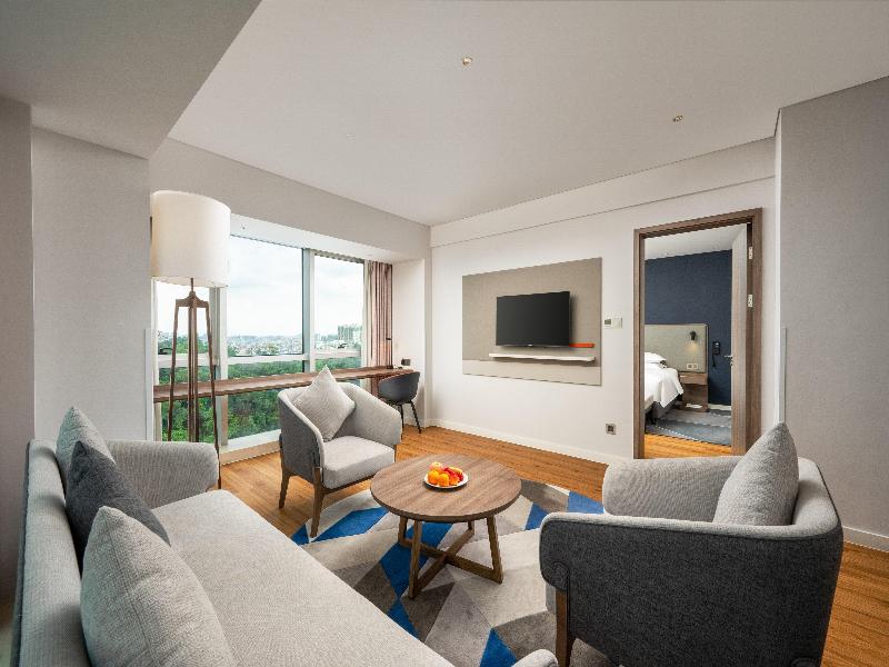 Holiday Inn Express Jiangmen Jianghai image
