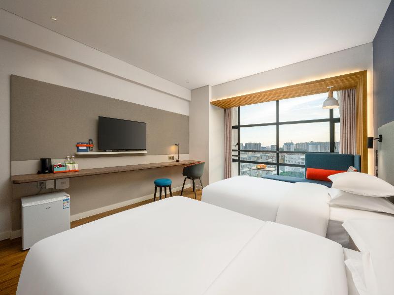 Holiday Inn Express Jiangmen Jianghai image
