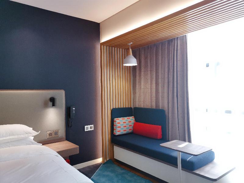 Holiday Inn Express Jiangmen Jianghai image
