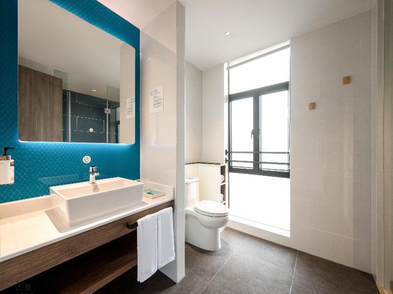 Holiday Inn Express Jiangmen Jianghai image