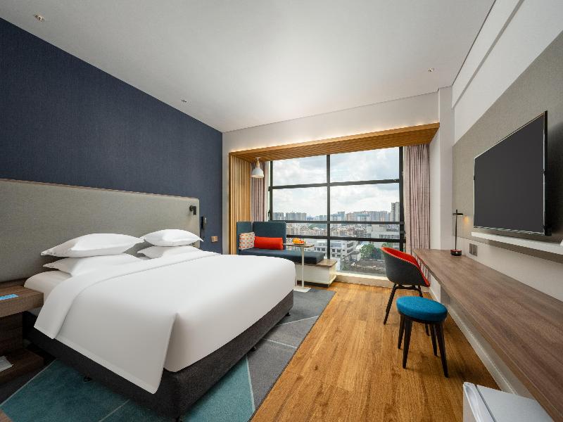 Holiday Inn Express Jiangmen Jianghai image