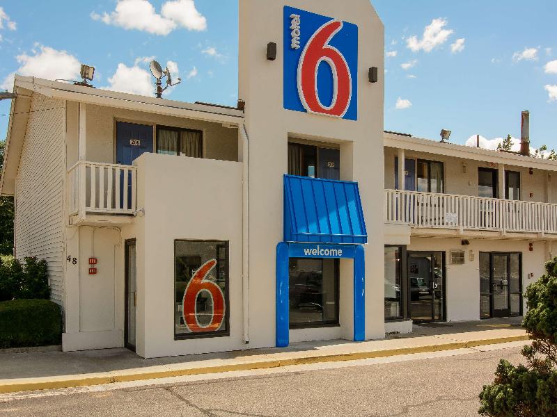 Motel 6 Leominster, Ma image