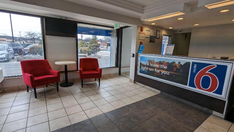 Motel 6 Leominster, Ma image