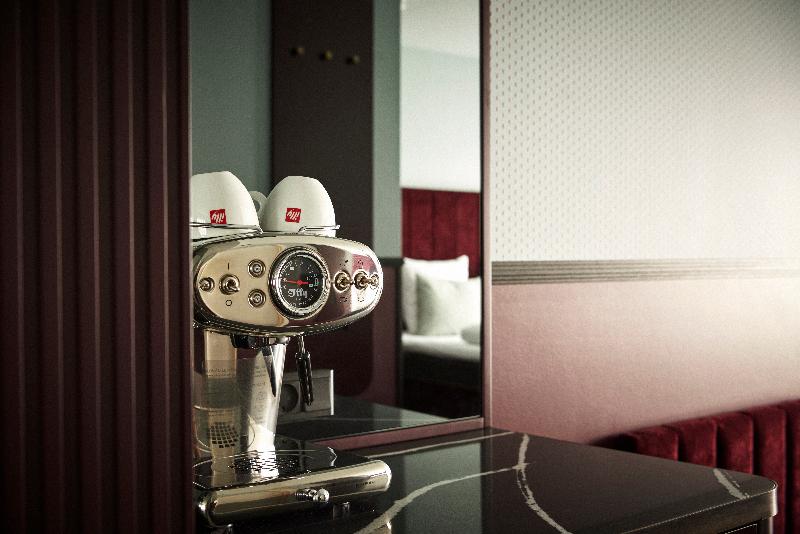 Wide Hotel image