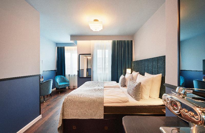 Wide Hotel image