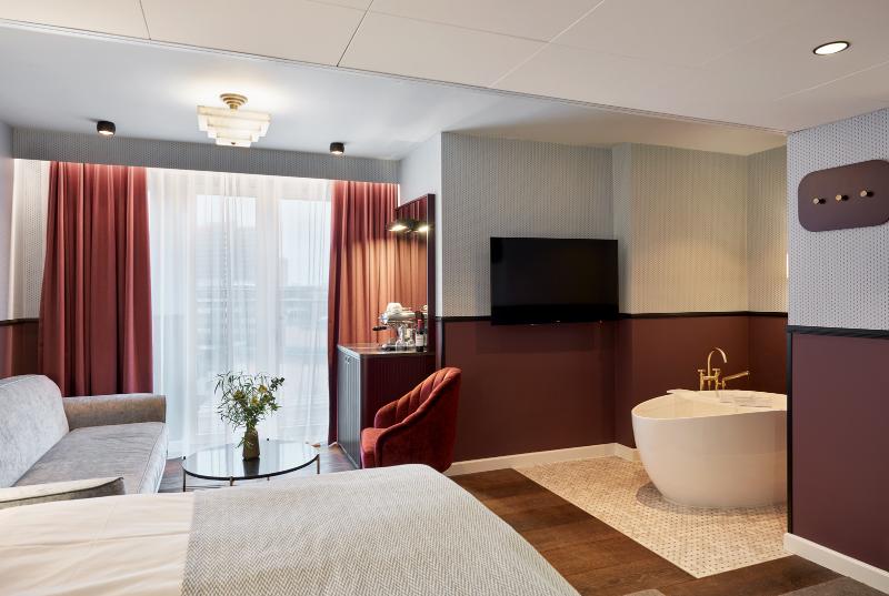 Wide Hotel image