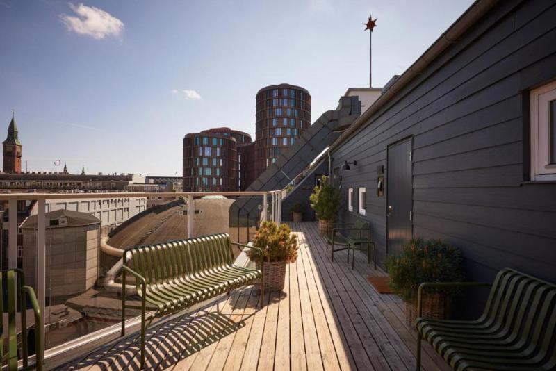 Wide Hotel image