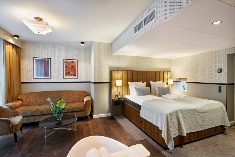Wide Hotel image