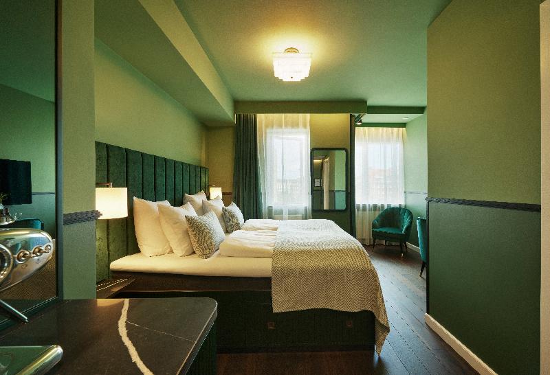 Wide Hotel image