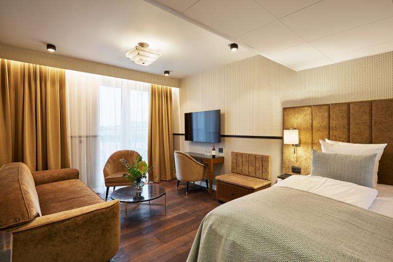Wide Hotel image