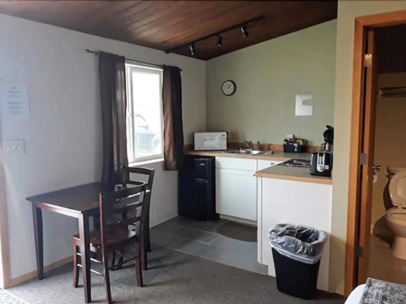 The Pioneer Motel image