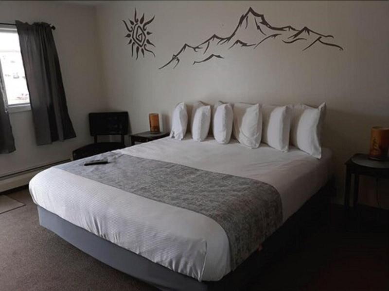 The Pioneer Motel image