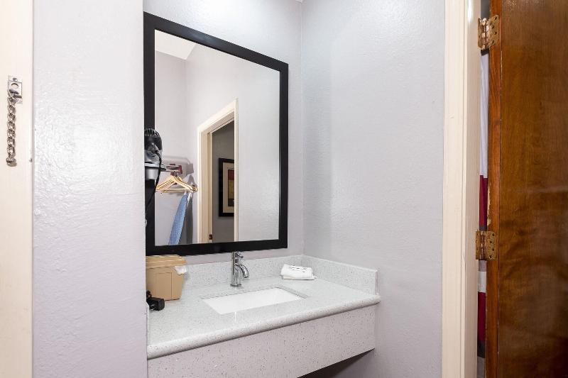 Rodeway Inn image