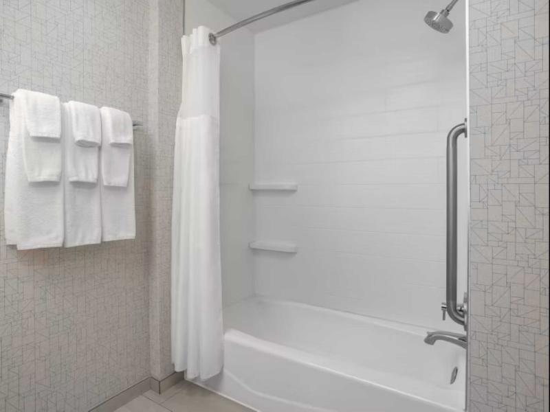 Holiday Inn Express & Suites Aurora image