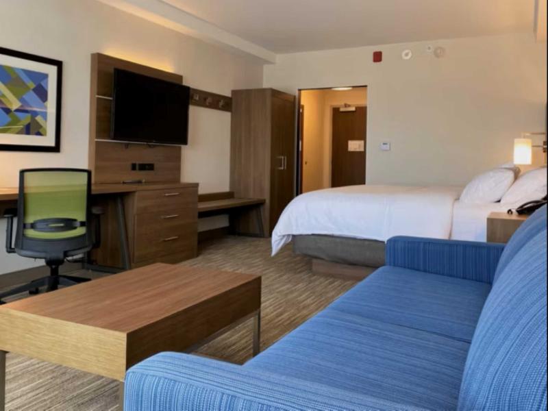 Holiday Inn Express & Suites Aurora image