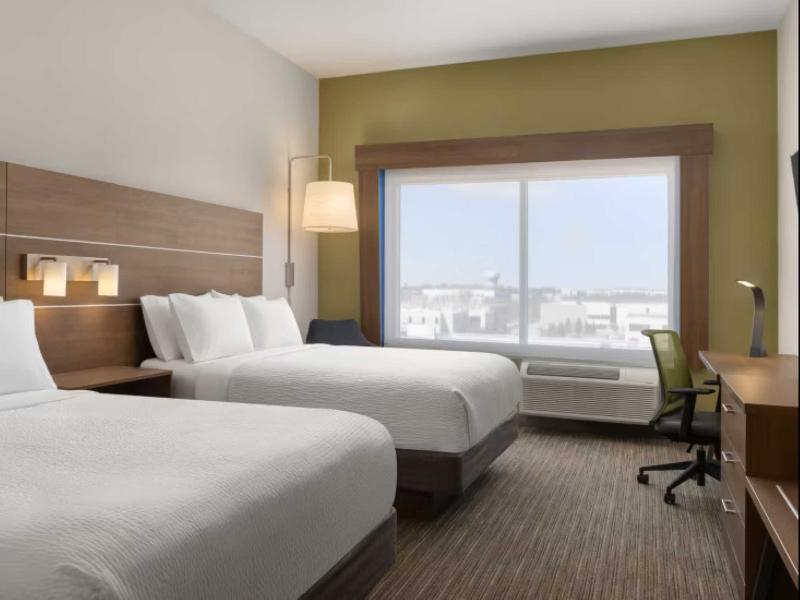 Holiday Inn Express & Suites Aurora image