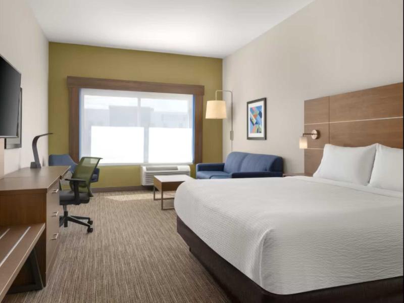 Holiday Inn Express & Suites Aurora image