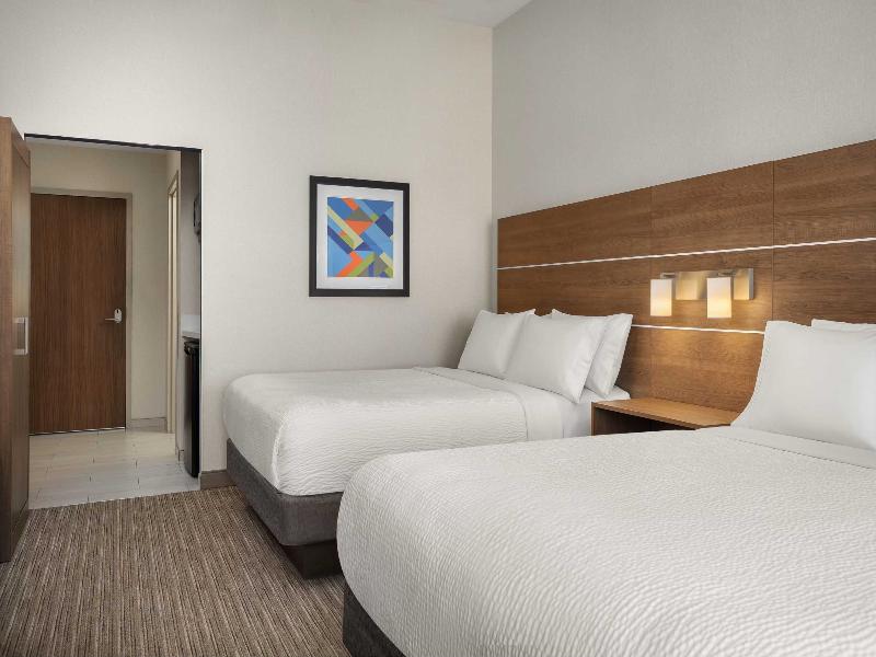 Holiday Inn Express & Suites Aurora image