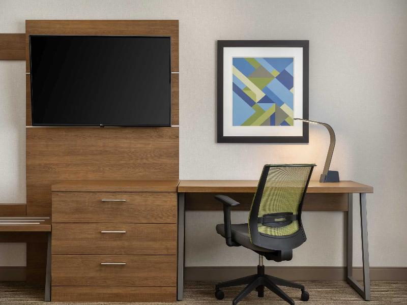 Holiday Inn Express & Suites Aurora image