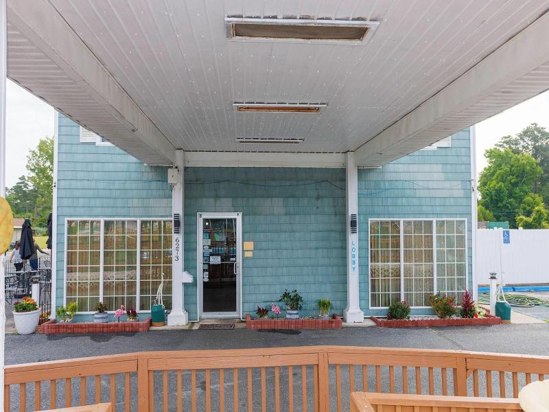 Atlantic Shores Inn And Suites