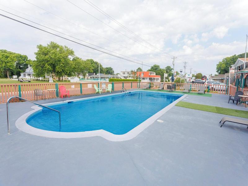 Atlantic Shores Inn And Suites