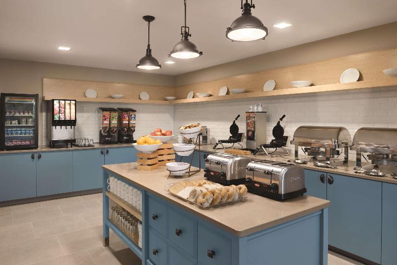 Country Inn & Suites By Radisson, Ft. Atkinson, Wi image