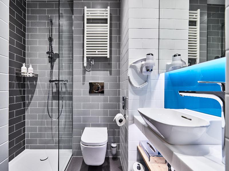 Holiday Inn Express Warsaw - The HUB image