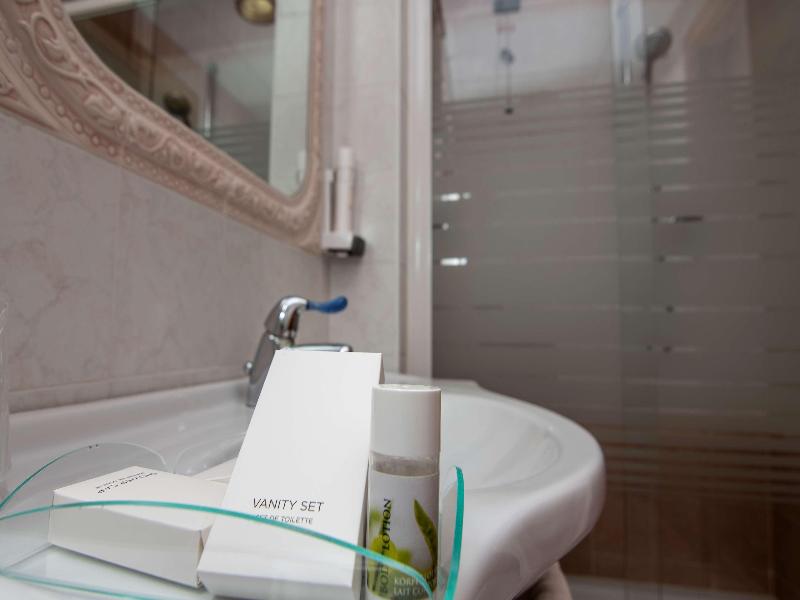 Blu Hotel, Sure Hotel Collection by Best Western image