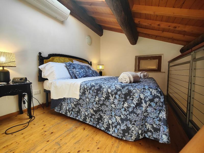 Giardino Giusti House & Court image