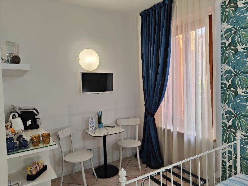 Giardino Giusti House & Court image