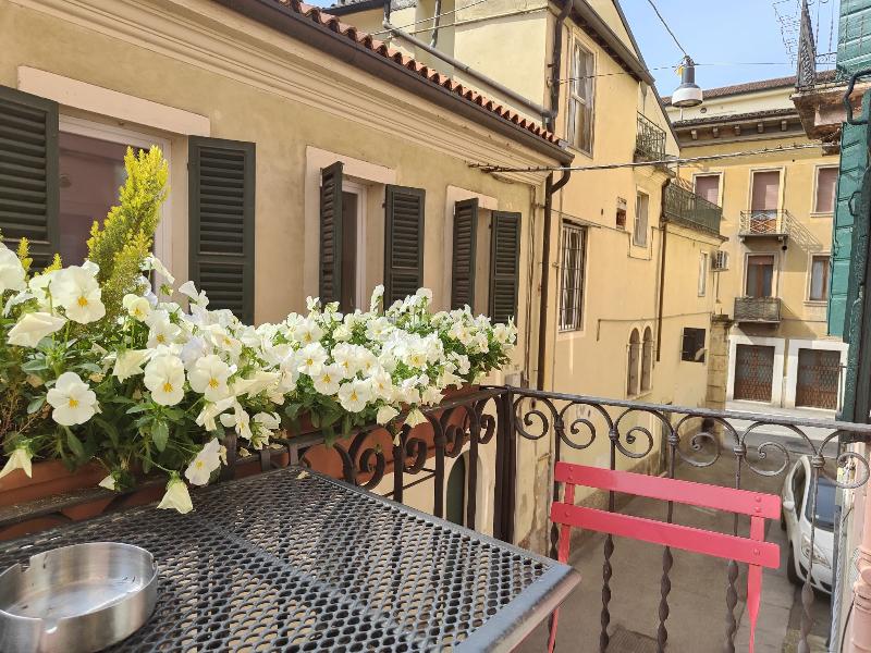 Giardino Giusti House & Court image