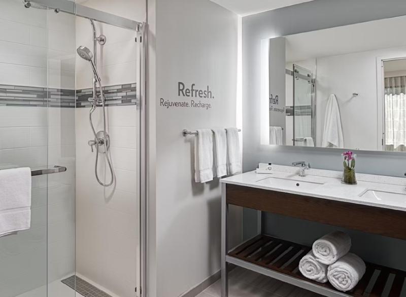 Even Hotels Shenandoah The Woodlands image