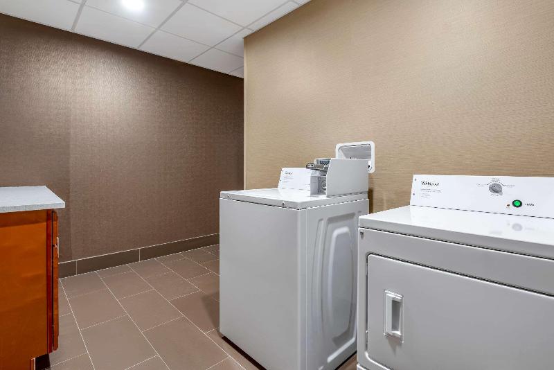 Comfort Inn Brewster image