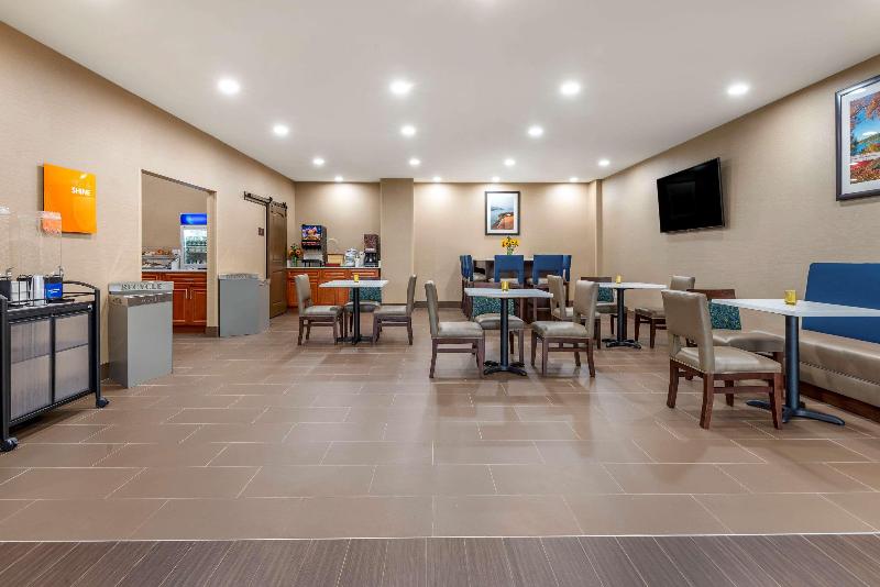 Comfort Inn Brewster image