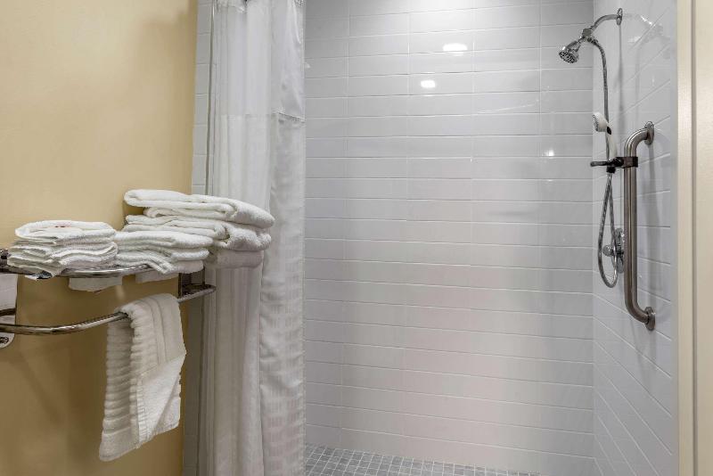 Comfort Inn Brewster image