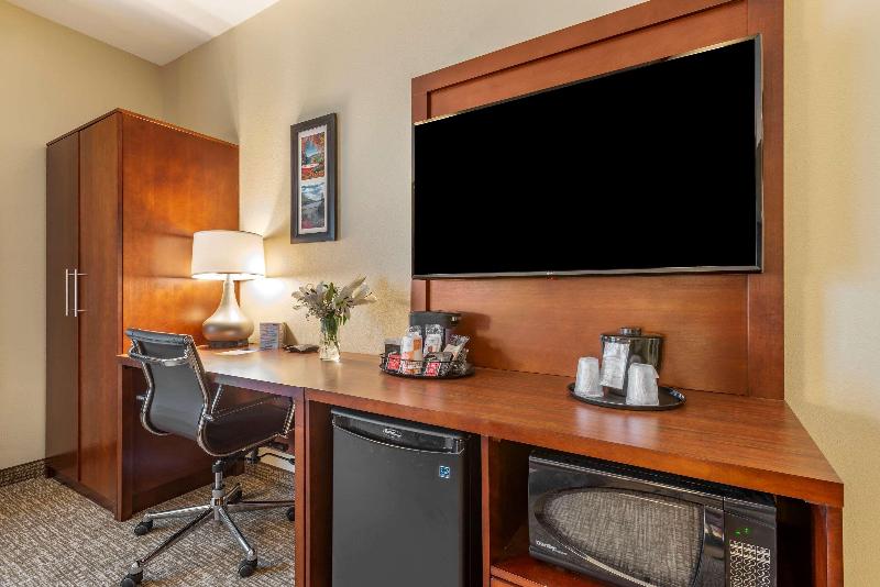 Comfort Inn Brewster image