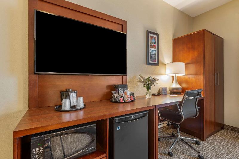 Comfort Inn Brewster image