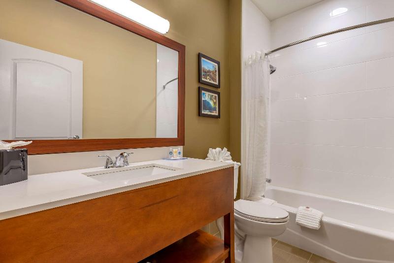 Comfort Inn Brewster image